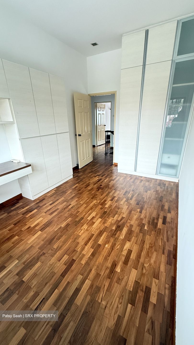Golden Hill Estate (D19), Terrace #450535001